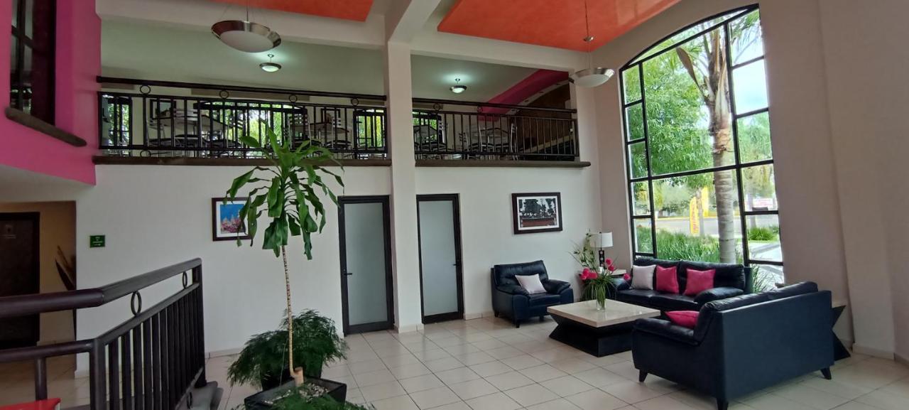 Hotel Ejecutivo Aeropuerto Alvaro Obregon Kültér fotó